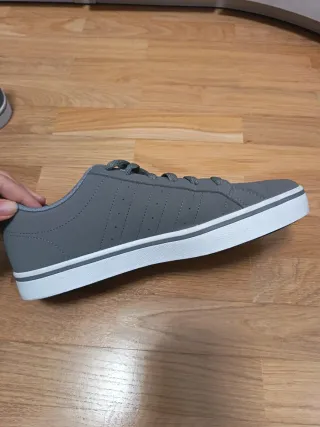 Zapatillas Adidas Talla 40 Gris y Negro