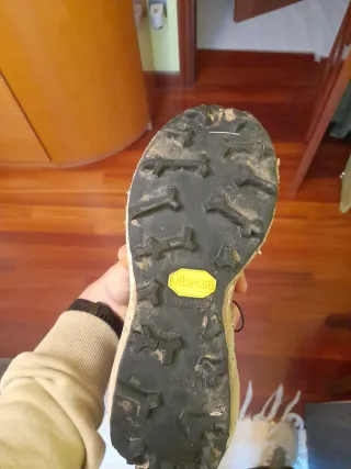 Zapatillas Trail Salomon SLab Genesis (resoladas)