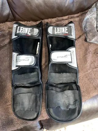 Espinilleras Leone Kick/Muay Thai