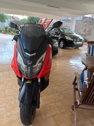 Wottan Storm 125cc Maxi Scooter