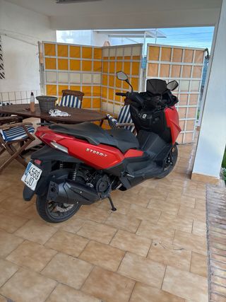 Wottan Storm 125cc Maxi Scooter