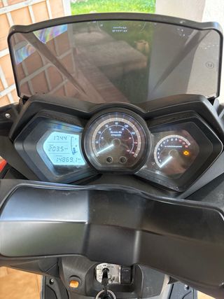 Wottan Storm 125cc Maxi Scooter