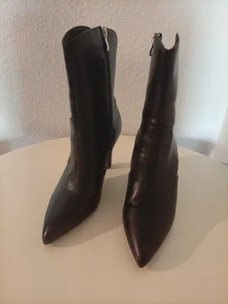 Botines de tacón negros para mujer