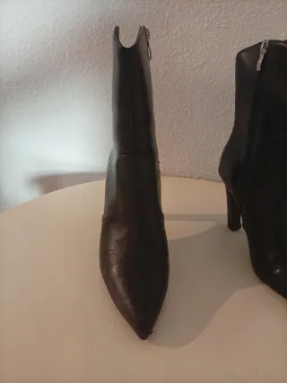 Botines de tacón negros para mujer