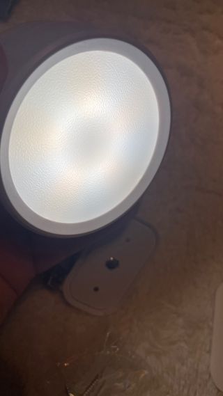 Foco LED Recargable con Imán y Mando