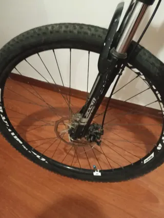 Bicicleta de Montaña Negra y Azul