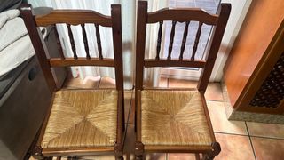 Mesa de comedor de madera con 6 sillas