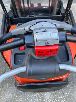 Apilador Toyota 1200kg 2500mm