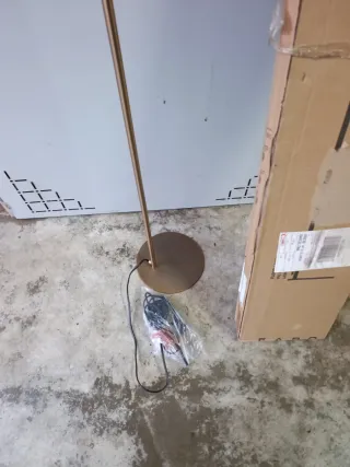 Lámpara de pie Faro Barcelona metal