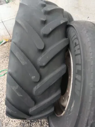 Neumáticos Tractor 380.70.28 dos unidades..350€