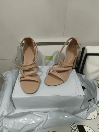 Zapatos de fiesta beige