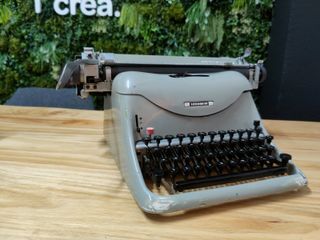 Máquina de Escribir Hispano Olivetti Lexicon 80