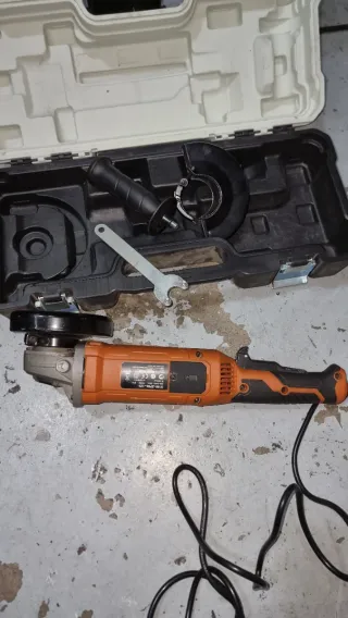 Amoladora Radial con Maletín