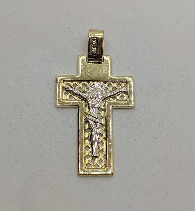 Colgante Cruz de oro combinado de 18k, 5.05 g.