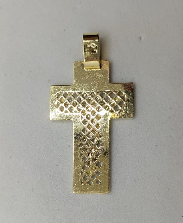 Colgante Cruz de oro combinado de 18k, 5.05 g.