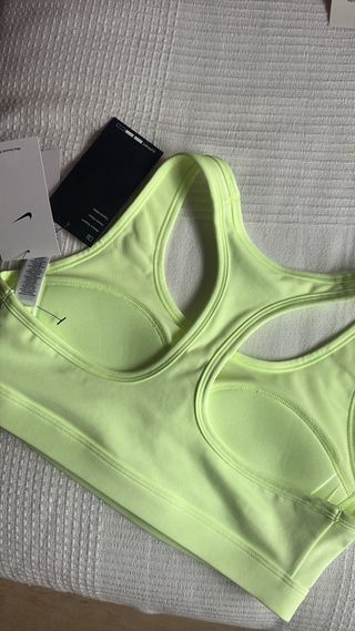Top deportivo Nike verde neón