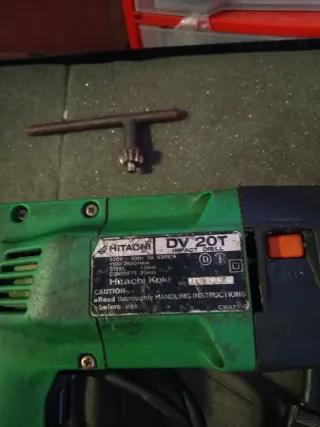 Taladro percutor Hitachi DV 20T