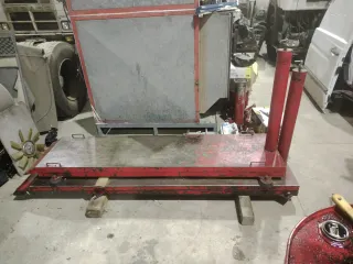 Elevador neumático de motos