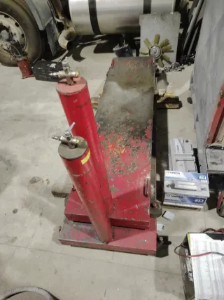 Elevador neumático de motos