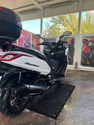 Kymco Superdink 350i ABS