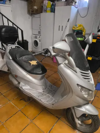 Peugeot Elystar 50cc para piezas o reparar