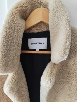 Chaquetón abrigo mujer BIMBA Y LOLA beige