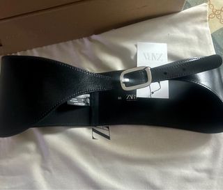 Cinturón fajín piel Zara negro