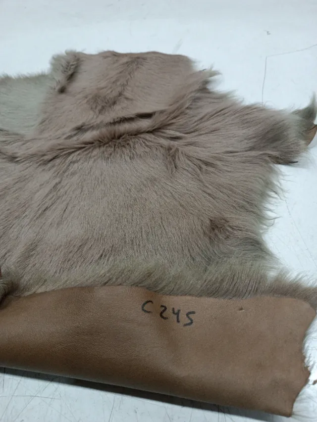 Piel de cabra natural