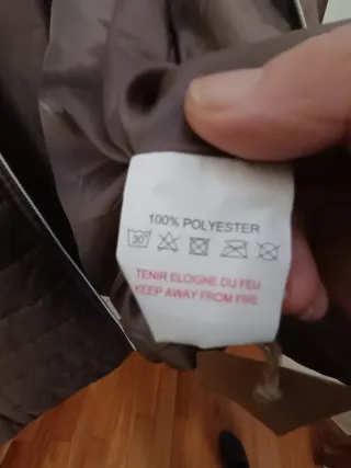 Piumino leggero marrone con pelliccia