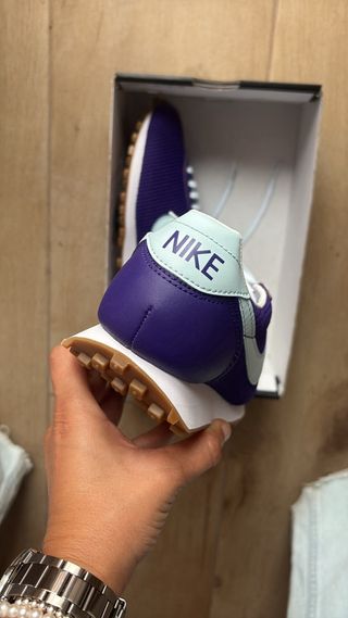 Zapatilla Nike Morada y Turquesa