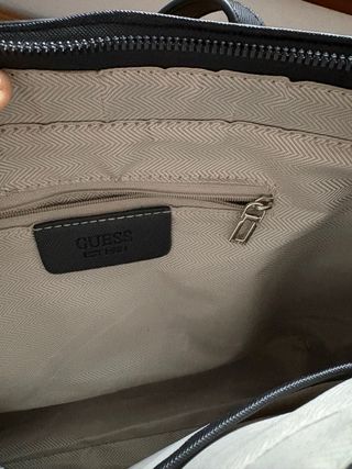 Bolso Guess Marrón Monogram