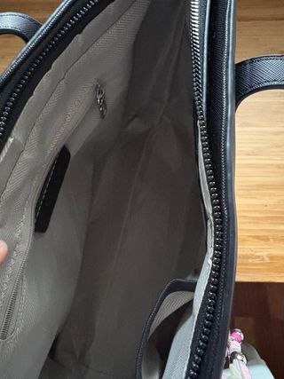 Bolso Guess Marrón Monogram