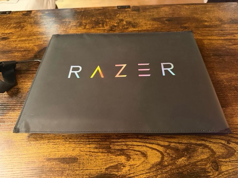 Razer Book 13” UHD Táctil Plata (+funda) afbeelding 4