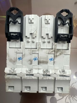 Interruptor Magnetotérmico GE 7.5A 400V