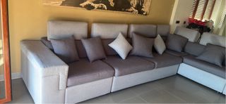 Divano angolare grigio chiaro e antracite