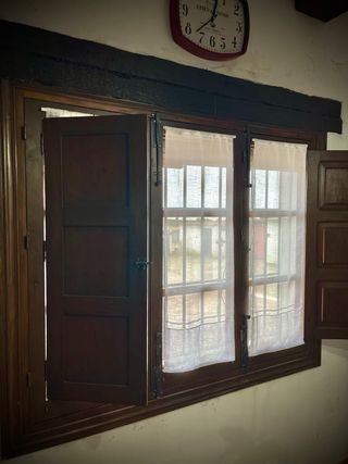 Ventanas rústicas de madera