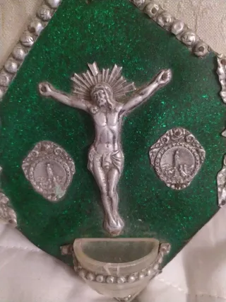 Benditera y Crucifijo de Madera