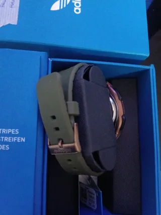 Reloj Adidas Dorado y Verde