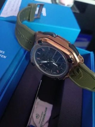 Reloj Adidas Dorado y Verde