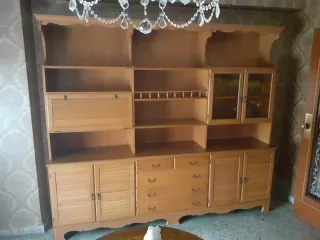 Mueble de salón madera y cristal