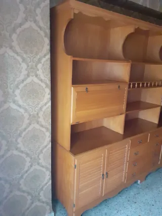 Mueble de salón madera y cristal