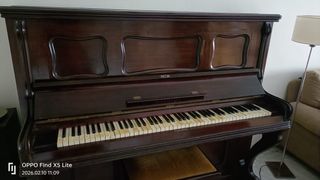 Piano de pared Kreutzer madera oscura