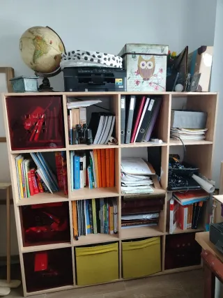 Estantería modular madera 16 huecos, tipo kallax.