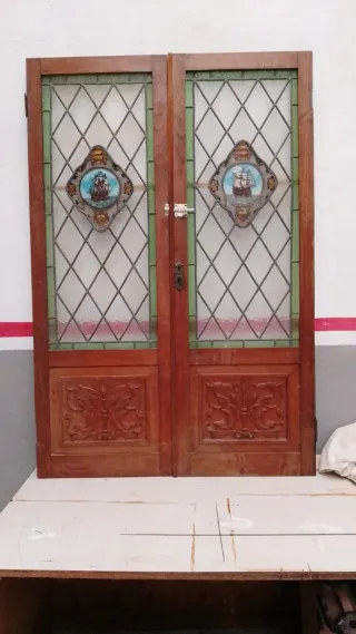 Puerta antigua madera y cristal