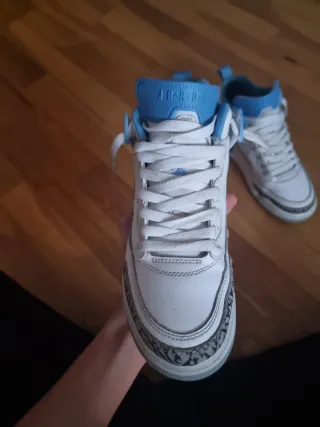 Jordan Spizike Azul y Blanco