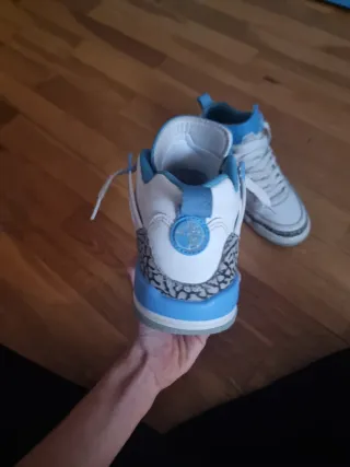 Jordan Spizike Azul y Blanco