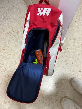 Paletero de pádel marca A1 padel