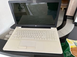 HP Laptop Funciona - bisagra rota