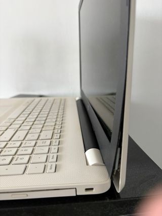 HP Laptop Funciona - bisagra rota