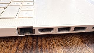 HP Laptop Funciona - bisagra rota